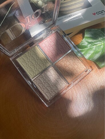 Dior Highlighter Paleti