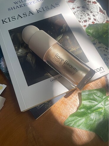 Rare Beauty Highlighter ?Enlighten