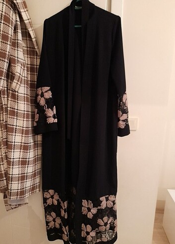 Bayan abaya