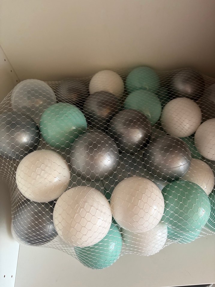 Turkuaz, Gri ve Beyaz Oyun Topları - Görsel 4