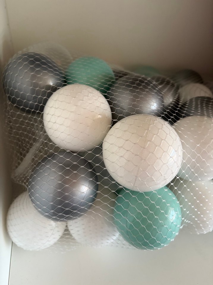 Turkuaz, Gri ve Beyaz Oyun Topları - Görsel 5