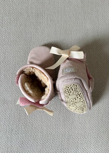 UGG Pembe Fiyonklu Bebek Bot - Görsel 3