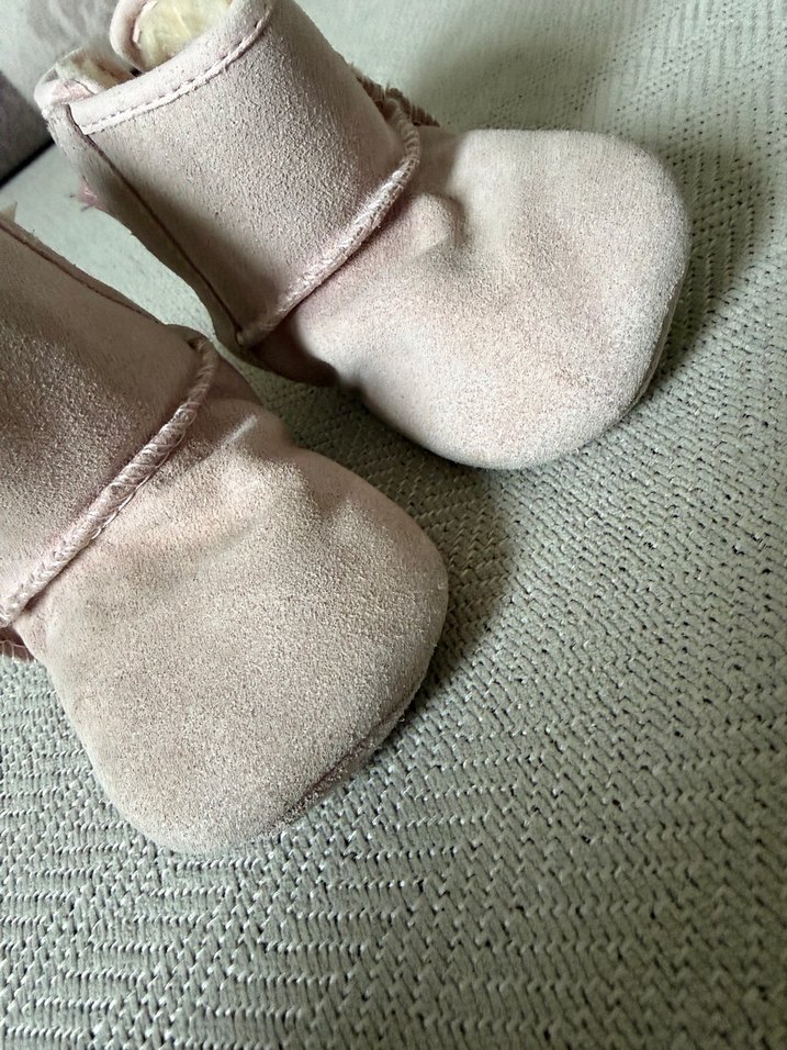 UGG Pembe Fiyonklu Bebek Bot - Görsel 5