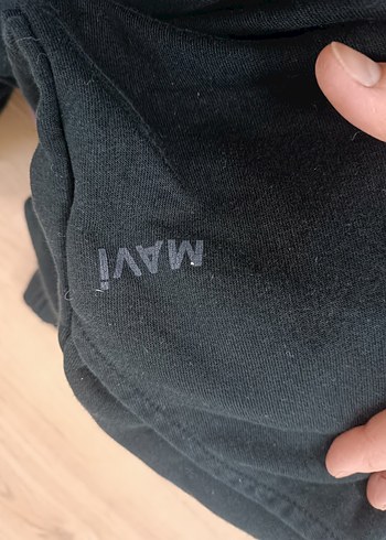 Merve'ye orijinal eşofman altı siyah resimde görüldüğü gibi - Görsel 3