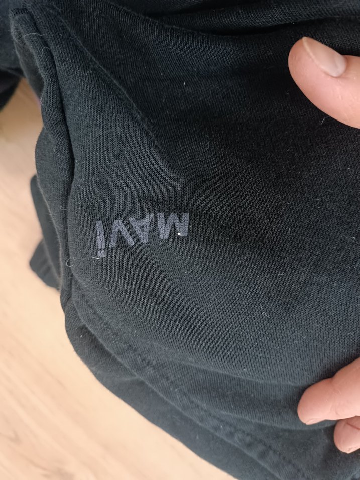 Merve'ye orijinal eşofman altı siyah resimde görüldüğü gibi - Görsel 3