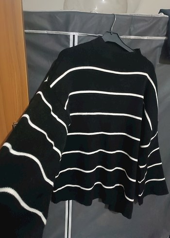 Siyah Beyaz Çizgili Kadın Triko Kazak - Görsel 3