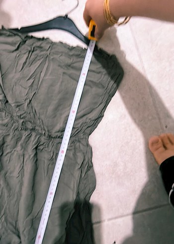 HM markadır Gri Keten Straplez Mini Tulum - Görsel 8