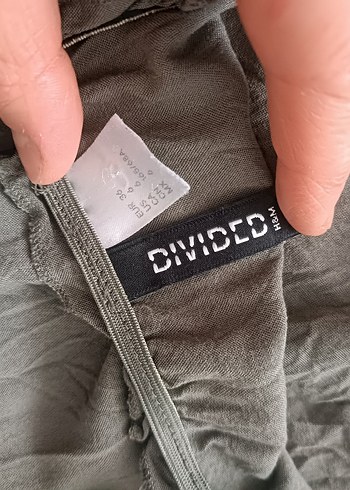 HM markadır Gri Keten Straplez Mini Tulum - Görsel 6