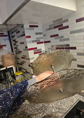 Parlak Altın Renkli İki Katlı Servis Tabağı - Görsel 4