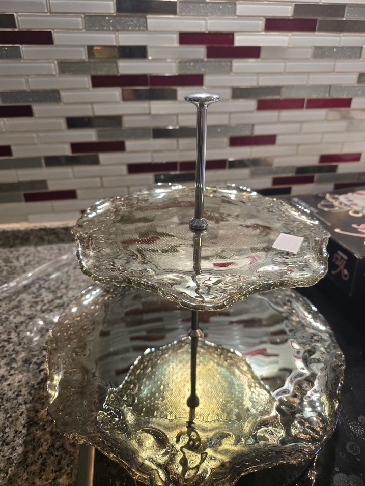 Parlak Altın Renkli İki Katlı Servis Tabağı - Görsel 2