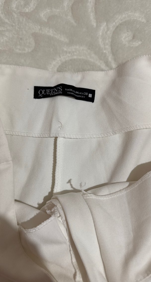 Kadın Beyaz Saten Kumaş Pilili Pantolon - Görsel 3