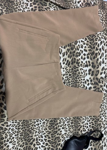 Düğmeli Bej Kadın Kumaş Pantolon - Görsel 2