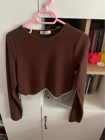 Taşlı crop bluz