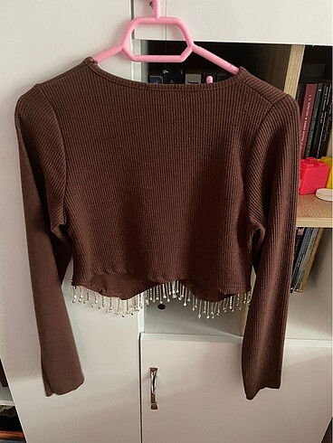 l Beden Taşlı crop bluz