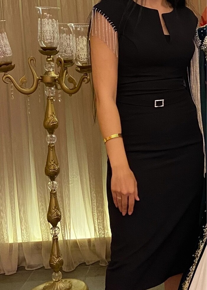 Midi boy siyah kolları taşlı elbise - Görsel 2