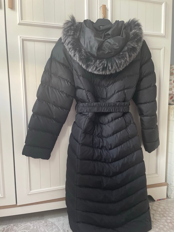 Kürk Detaylı Siyah Kadın Uzun Kışlık Mont - Görsel 3