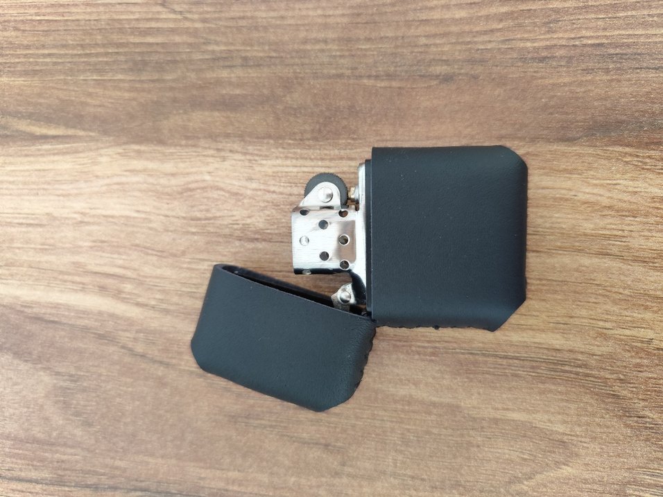 %100 deri kılıflı zippo - Görsel 2