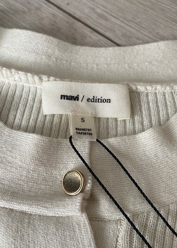 Düğmeli yün karışımlı ekru kazak - Görsel 7