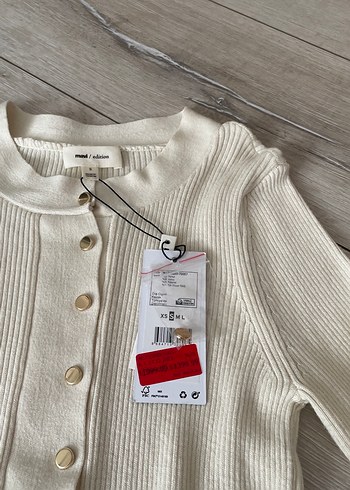 Düğmeli yün karışımlı ekru kazak - Görsel 8