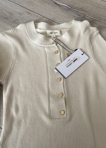 Düğmeli yün karışımlı ekru kazak - Görsel 6