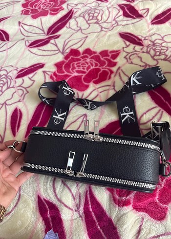 Calvin Klein Siyah Deri Kadın Bel Çantası - Görsel 2