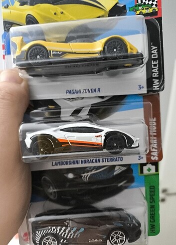  Beden Renk HOT WHEELS REGULAR 3LÜ SET KUTULU 