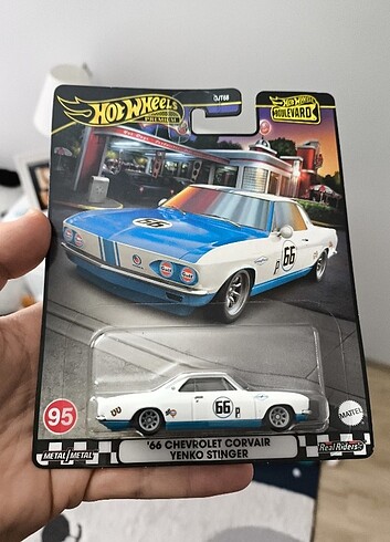 HOT WHEELS PREMİUM 66 CHEVROLET KUTULU 