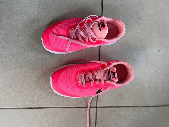 Nike spor ayakkabı