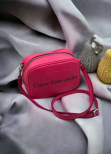 Calvin Klein Kadın Askılı Çanta