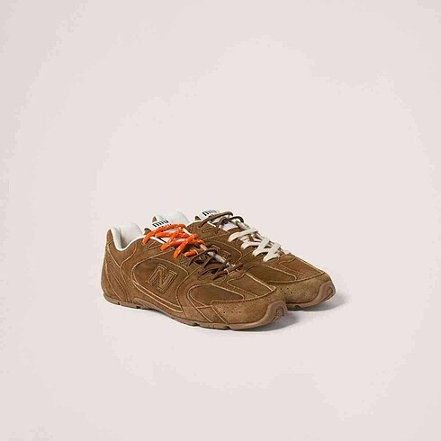 New Balance Miu Miu