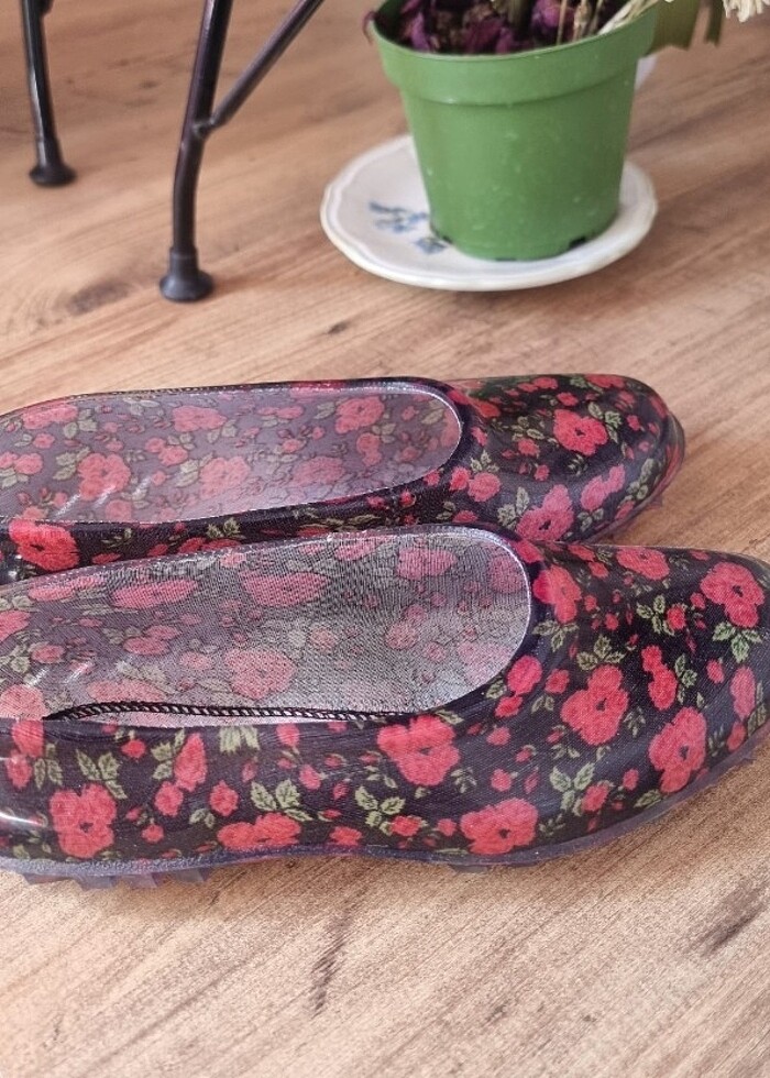 Lastik ayakkabı - Görsel 2