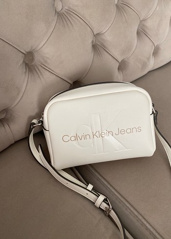 Calvin Klein Beyaz Deri Kadın Çapraz Çanta