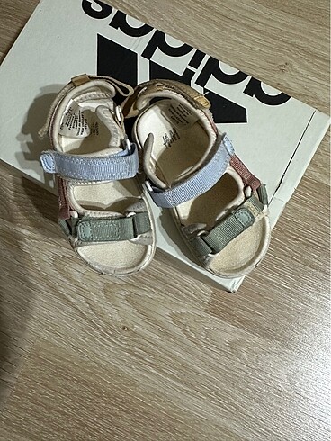 H&M 20-21 sandalet