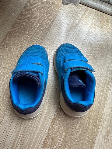 21 Beden Adidas mavi erkek çocuk ayakkabısı