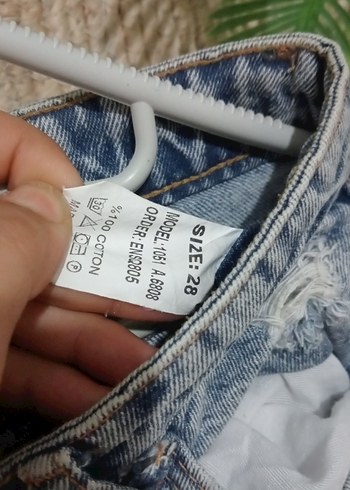 Kadın Mavi Yırtık Bol Kesim Denim Pantolon - Görsel 2