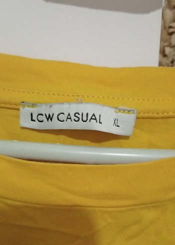 Sarı Baskılı Kadın Tişört - Görsel 2