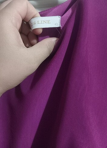 40 Beden pembe Renk Sadece iki defa giyildi .40beden uyumlu dur çok şık ve ağır bir 