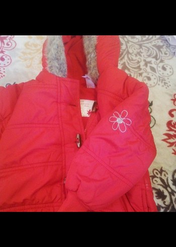 Kız Çocuk Kırmızı Kapüşonlu Kürk Detaylı Mont - Görsel 3