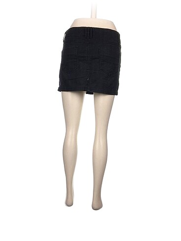 36 Beden Stradivarius Mini Etek %70 İndirimli.