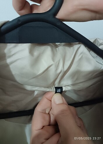 Sıfır mont ürün rengi kremdir - Görsel 5