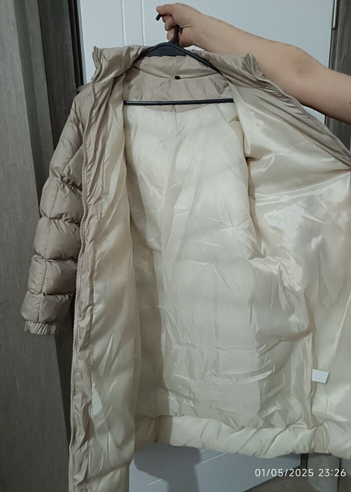 Sıfır mont ürün rengi kremdir - Görsel 4