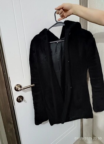 Ürün rengi siyah beden standarttir peluş mont - Görsel 2