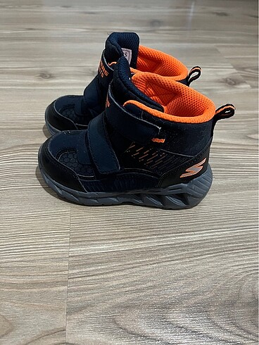 23 Beden Skechers Işıklı Çocuk/Bebek Botu