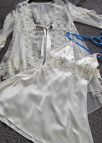 Uzun Beyaz Bohem Nakışlı Kadın Sabahlık - Görsel 5