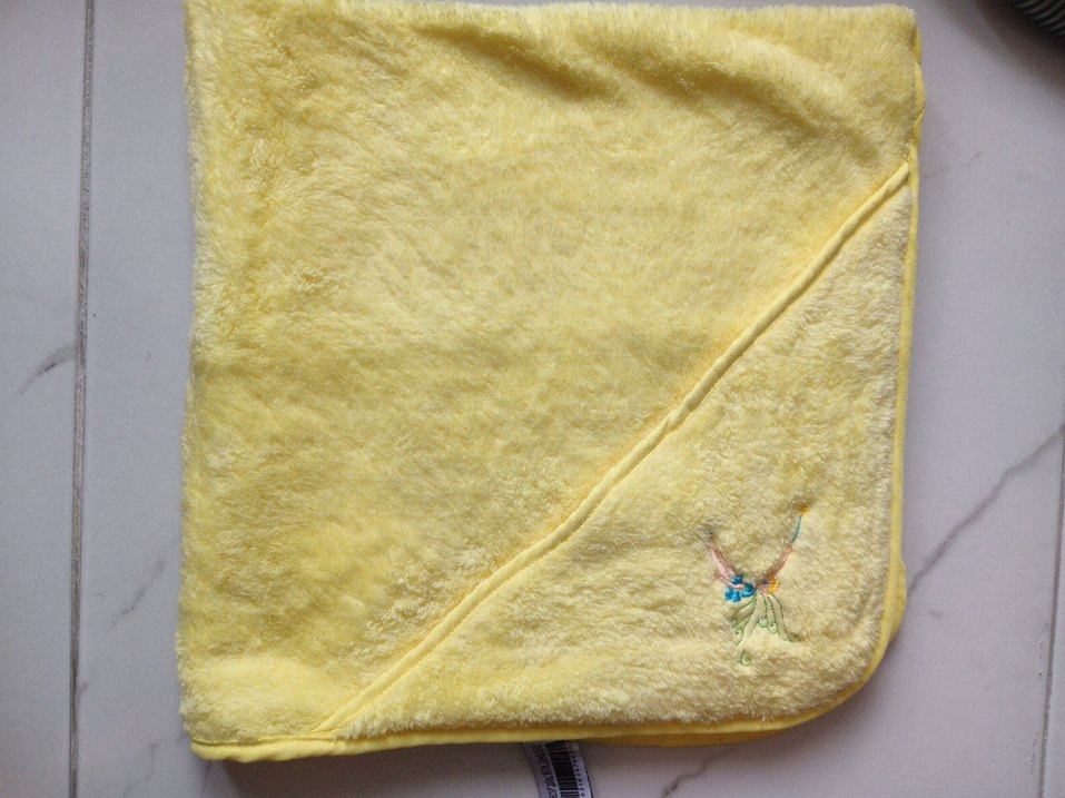 Sarı Nakışlı Çocuk Battaniyesi - Görsel 3