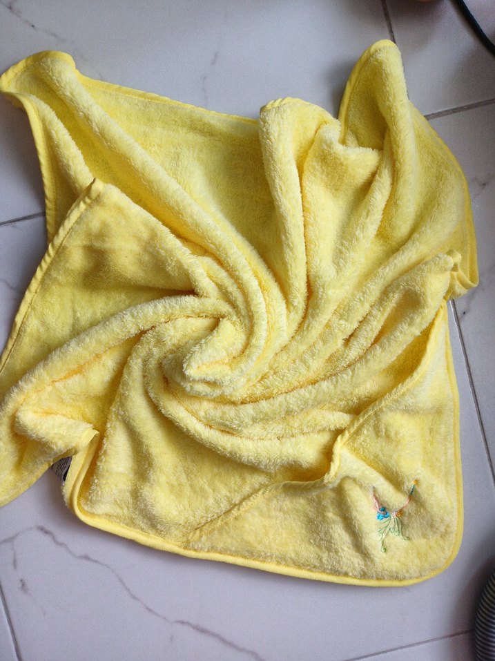 Sarı Nakışlı Çocuk Battaniyesi - Görsel 2