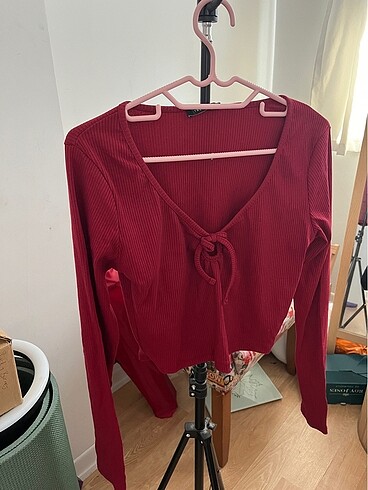 Bordo Düğüm Detaylı Bluz