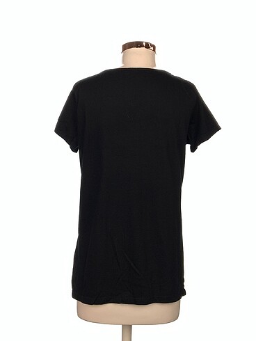 38 Beden Diğer T-shirt %70 İndirimli.