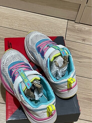 33 Beden Skechers kız çocuk ayakkabı