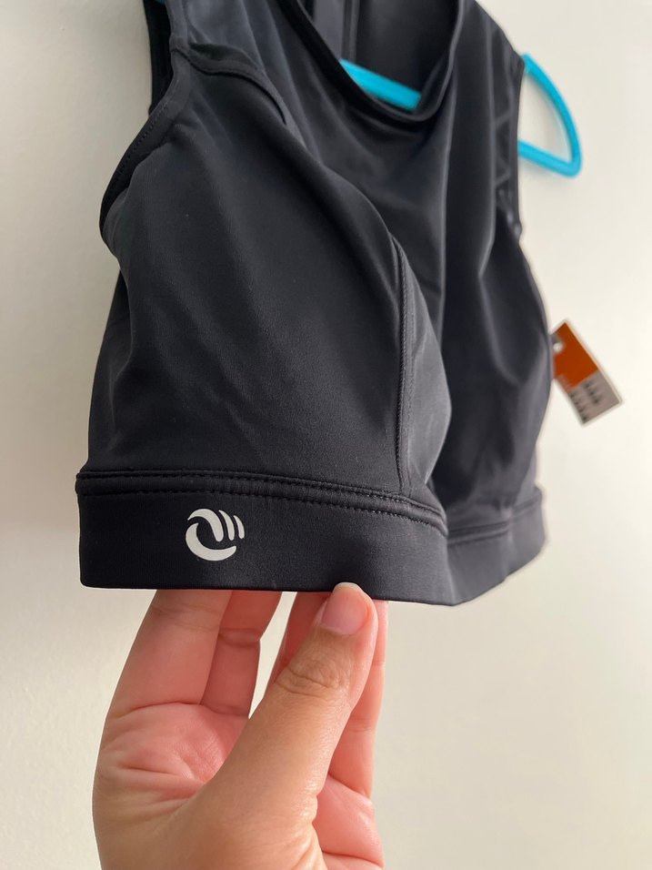 Siyah Yüksek Yakalı Kolsuz Kadın Spor Üstü - Görsel 3